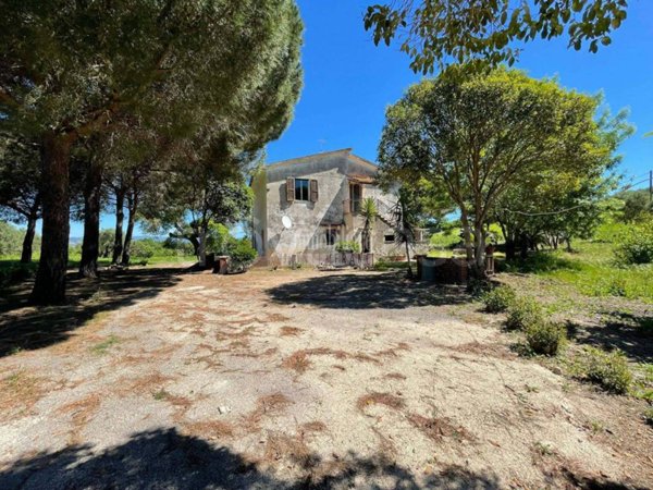casa indipendente in vendita a Manciano