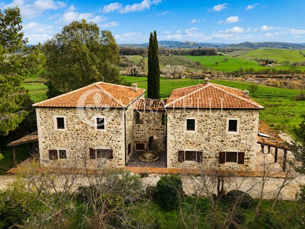 casale in vendita a Manciano in zona Saturnia