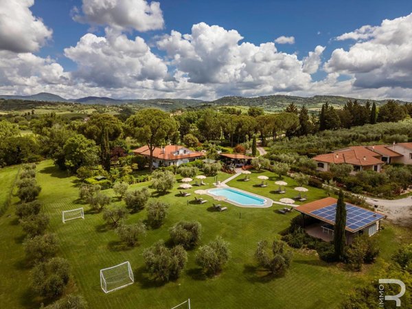 casale in vendita a Manciano in zona Saturnia