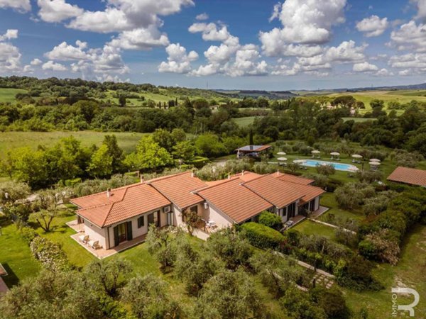 casa indipendente in vendita a Manciano in zona Saturnia