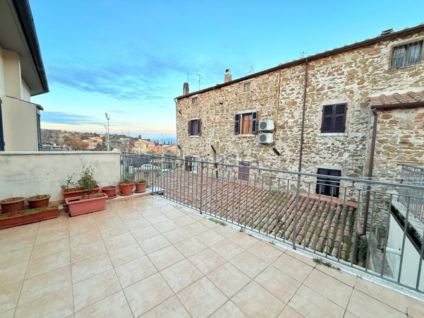 appartamento in vendita a Manciano in zona Saturnia