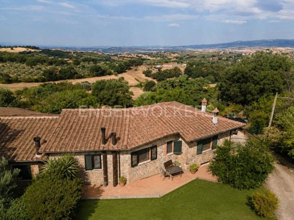 casa indipendente in vendita a Manciano in zona Saturnia