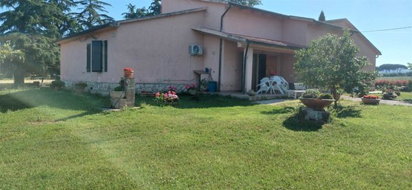 casa indipendente in vendita a Manciano in zona Montemerano
