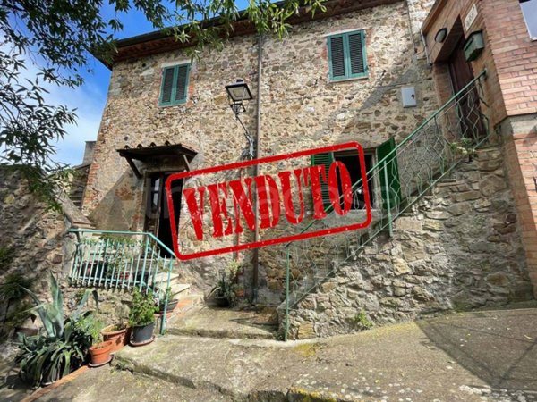 appartamento in vendita a Manciano in zona Montemerano