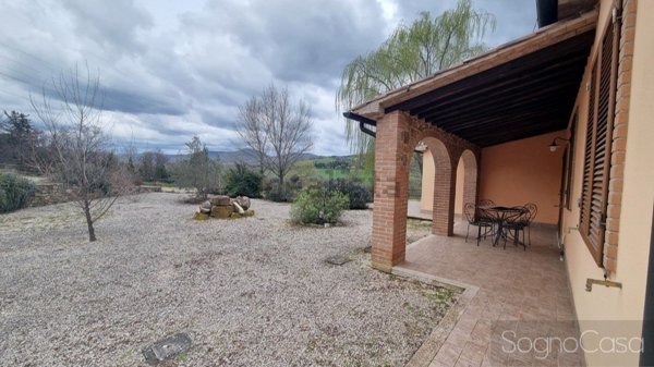 casa indipendente in vendita a Manciano in zona Saturnia