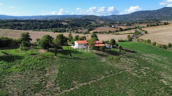 casa indipendente in vendita a Manciano in zona Saturnia
