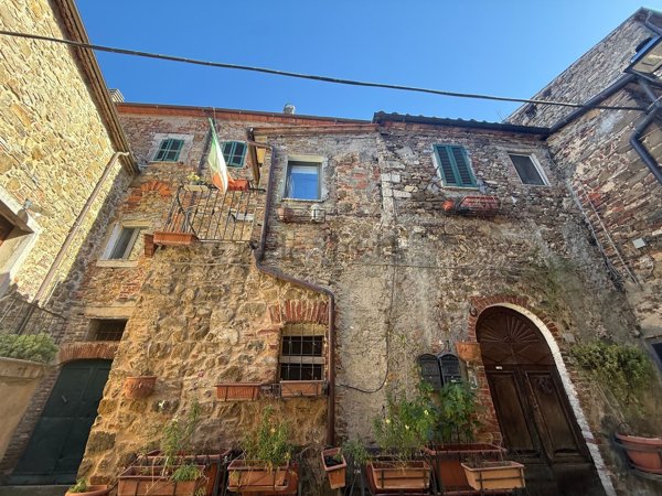 appartamento in vendita a Manciano in zona Saturnia