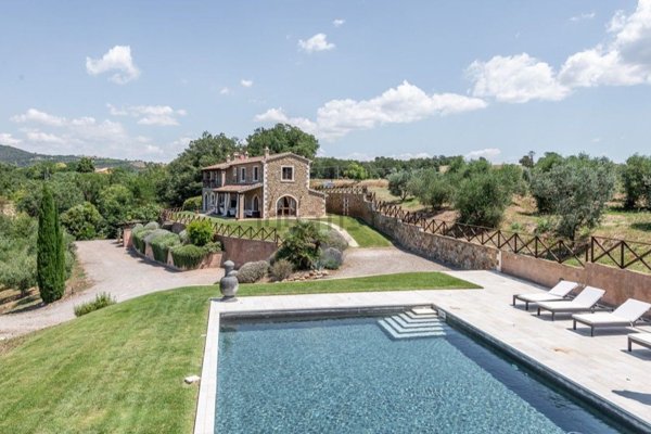 casa indipendente in vendita a Manciano in zona Poggio Murella
