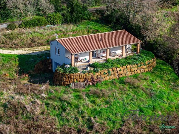 casa indipendente in vendita a Manciano in zona Poggio Murella