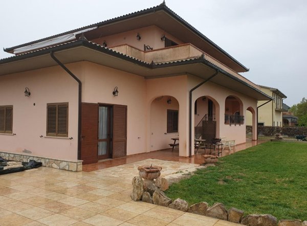 casa indipendente in vendita a Manciano in zona Marsiliana
