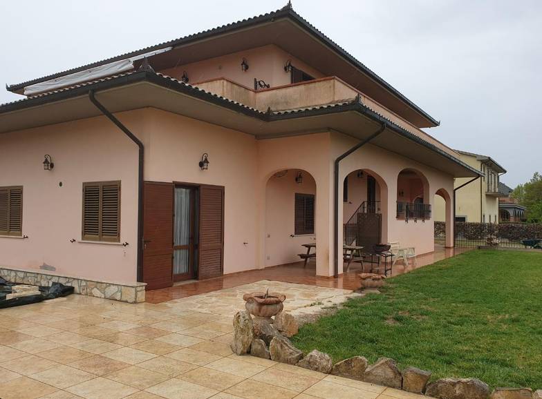 casa indipendente in vendita a Manciano in zona Marsiliana