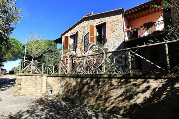appartamento in vendita a Manciano in zona Saturnia