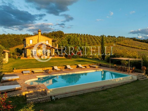casa indipendente in vendita a Manciano in zona Poggio Murella