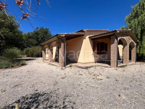 casa indipendente in vendita a Manciano in zona Saturnia