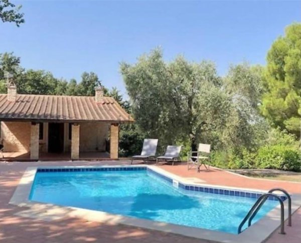 casa indipendente in vendita a Manciano in zona Saturnia