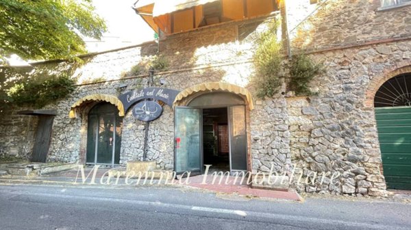 negozio in vendita a Manciano