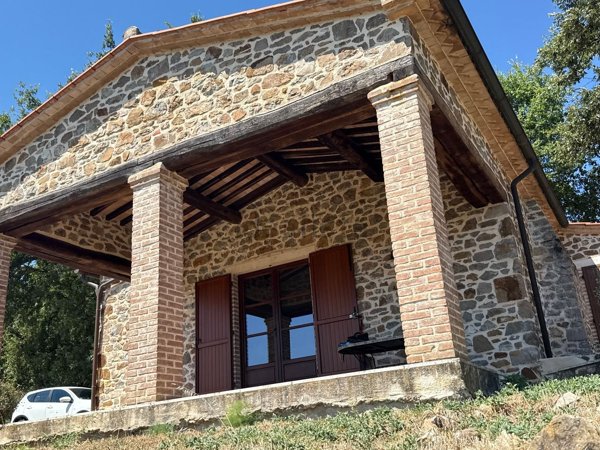 casale in vendita a Manciano in zona San Martino sul Fiora