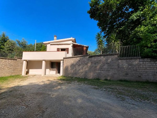 casa indipendente in vendita a Manciano