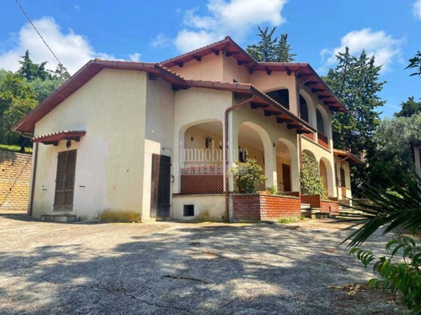 casa indipendente in vendita a Manciano in zona Montemerano