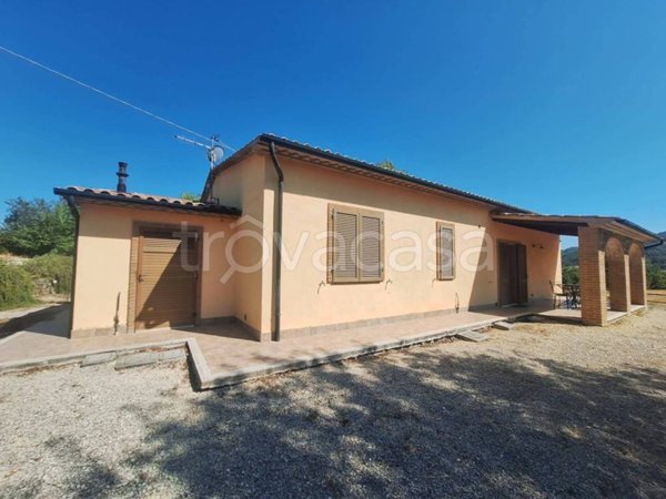 casa indipendente in vendita a Manciano in zona Saturnia
