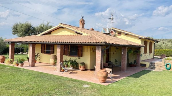 casa indipendente in vendita a Manciano in zona Marsiliana