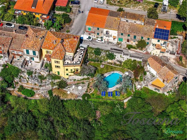 casa indipendente in vendita a Manciano in zona Saturnia