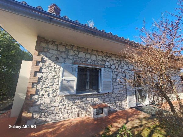 casa indipendente in vendita a Manciano