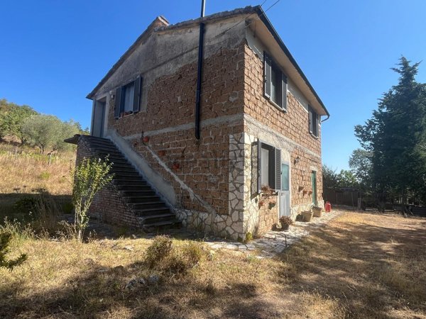 casale in vendita a Manciano