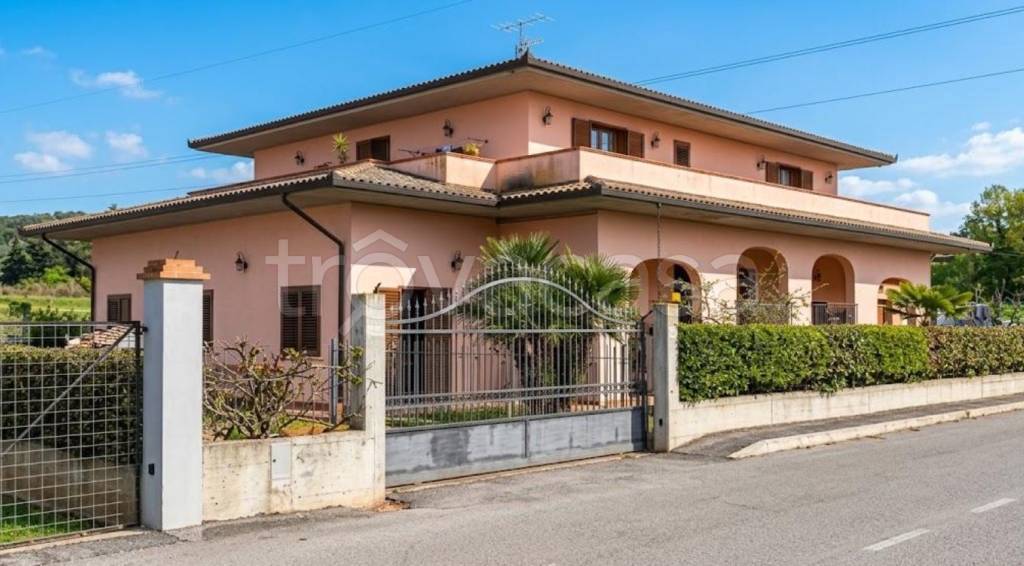 casa indipendente in vendita a Manciano in zona Marsiliana