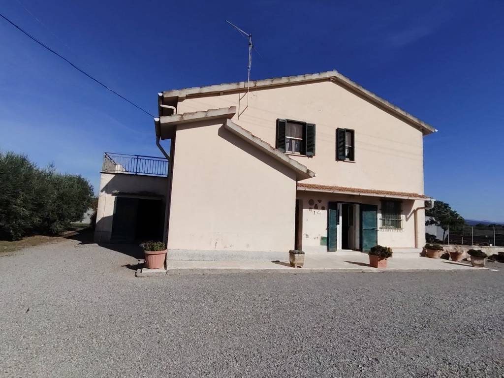 casa indipendente in vendita a Manciano in zona Marsiliana