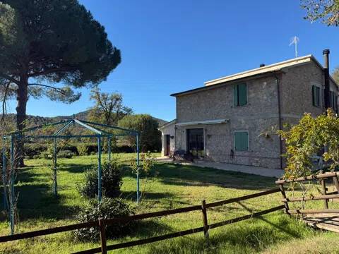 casa indipendente in vendita a Manciano
