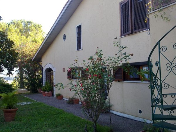 casa indipendente in vendita a Manciano in zona Saturnia
