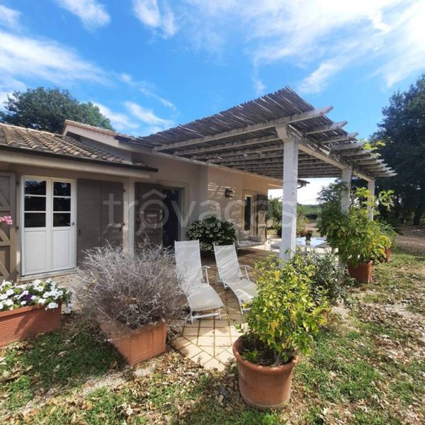 casa indipendente in vendita a Manciano