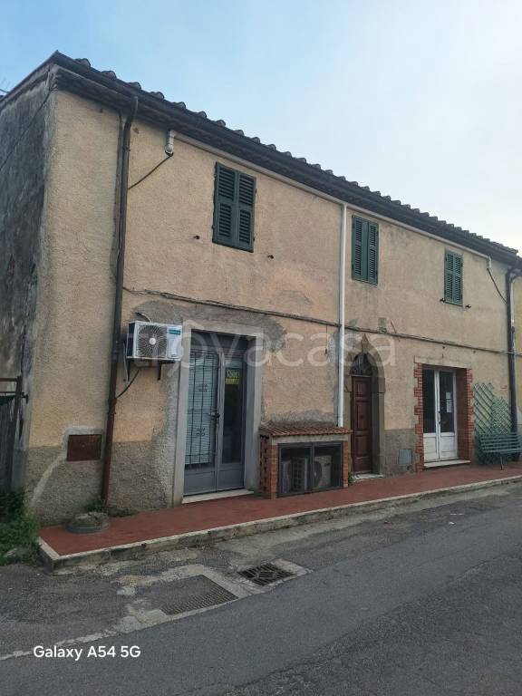 casa indipendente in vendita a Manciano in zona Poggio Murella
