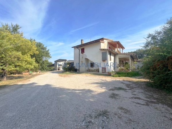 casa indipendente in vendita a Manciano