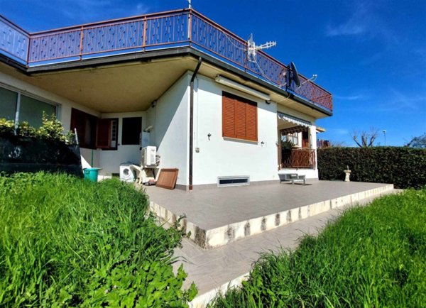 casa indipendente in vendita a Massa Marittima in zona Valpiana
