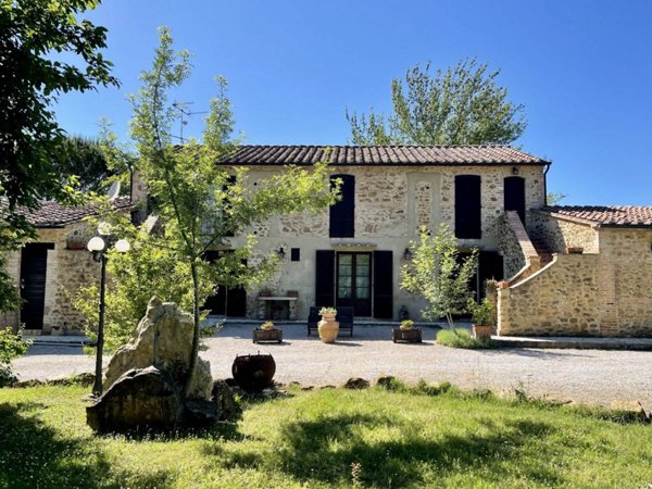 locale di sgombero in vendita a Massa Marittima