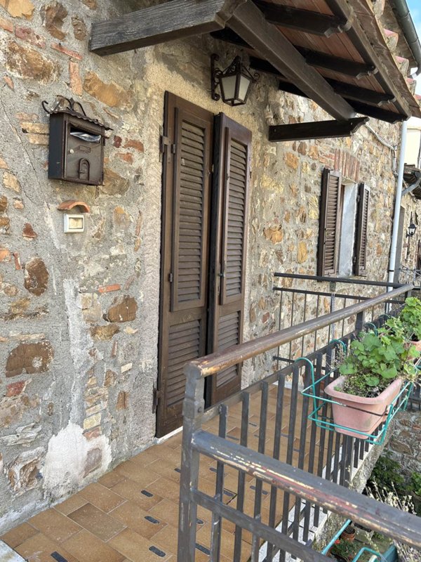 appartamento in vendita a Massa Marittima in zona Tatti