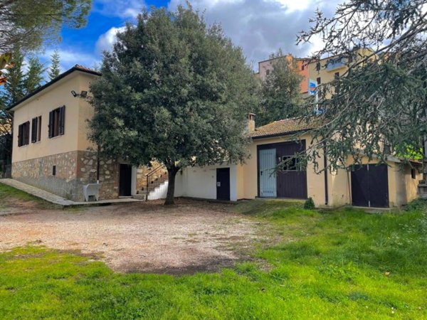 casa indipendente in vendita a Massa Marittima