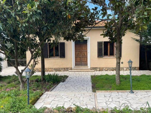 casa indipendente in vendita a Massa Marittima
