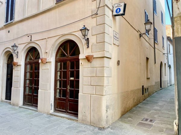 locale commerciale in vendita a Massa Marittima
