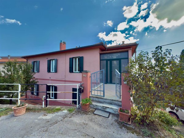 casa indipendente in vendita a Massa Marittima in zona Prata