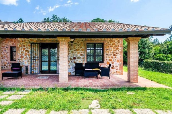 casa indipendente in vendita a Massa Marittima in zona Valpiana