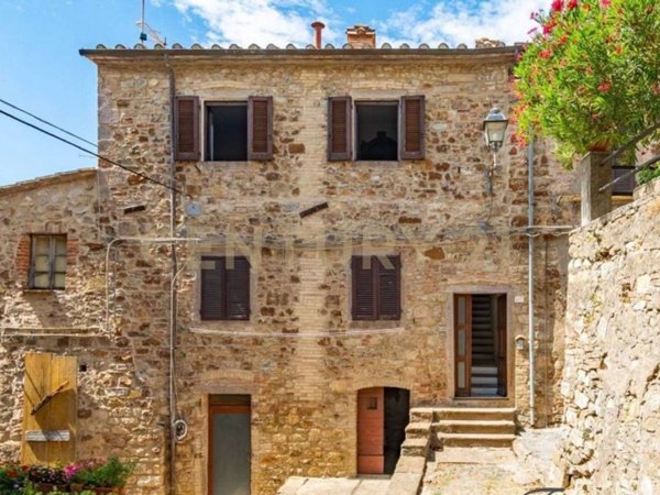 appartamento in vendita a Massa Marittima in zona Tatti