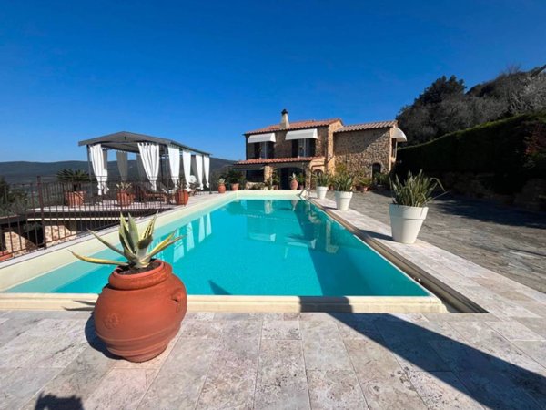 casa indipendente in vendita a Massa Marittima