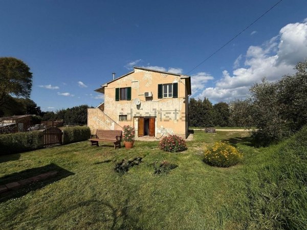 appartamento in vendita a Massa Marittima in zona Ghirlanda