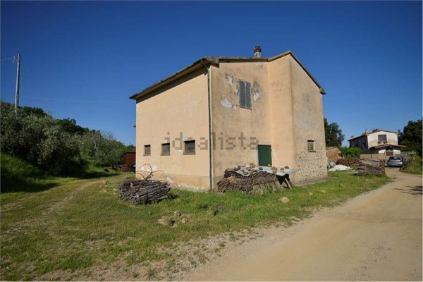 esavano in vendita a Massa Marittima