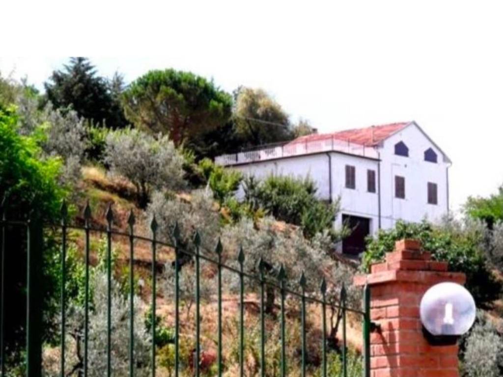 casa indipendente in vendita a Massa Marittima