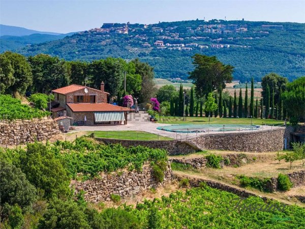 casa indipendente in vendita a Massa Marittima in zona Niccioleta
