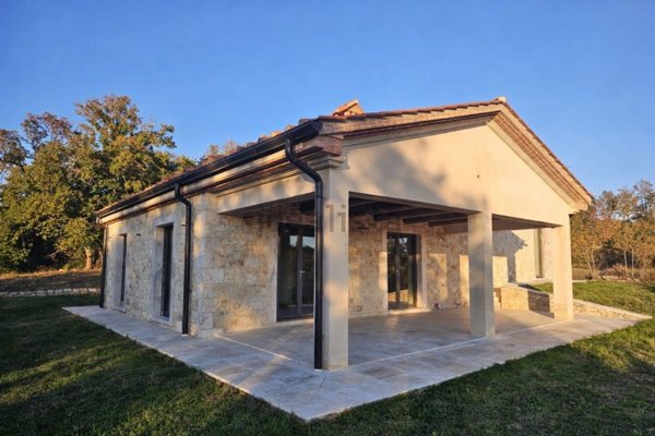 esavano in vendita a Massa Marittima in zona Ghirlanda